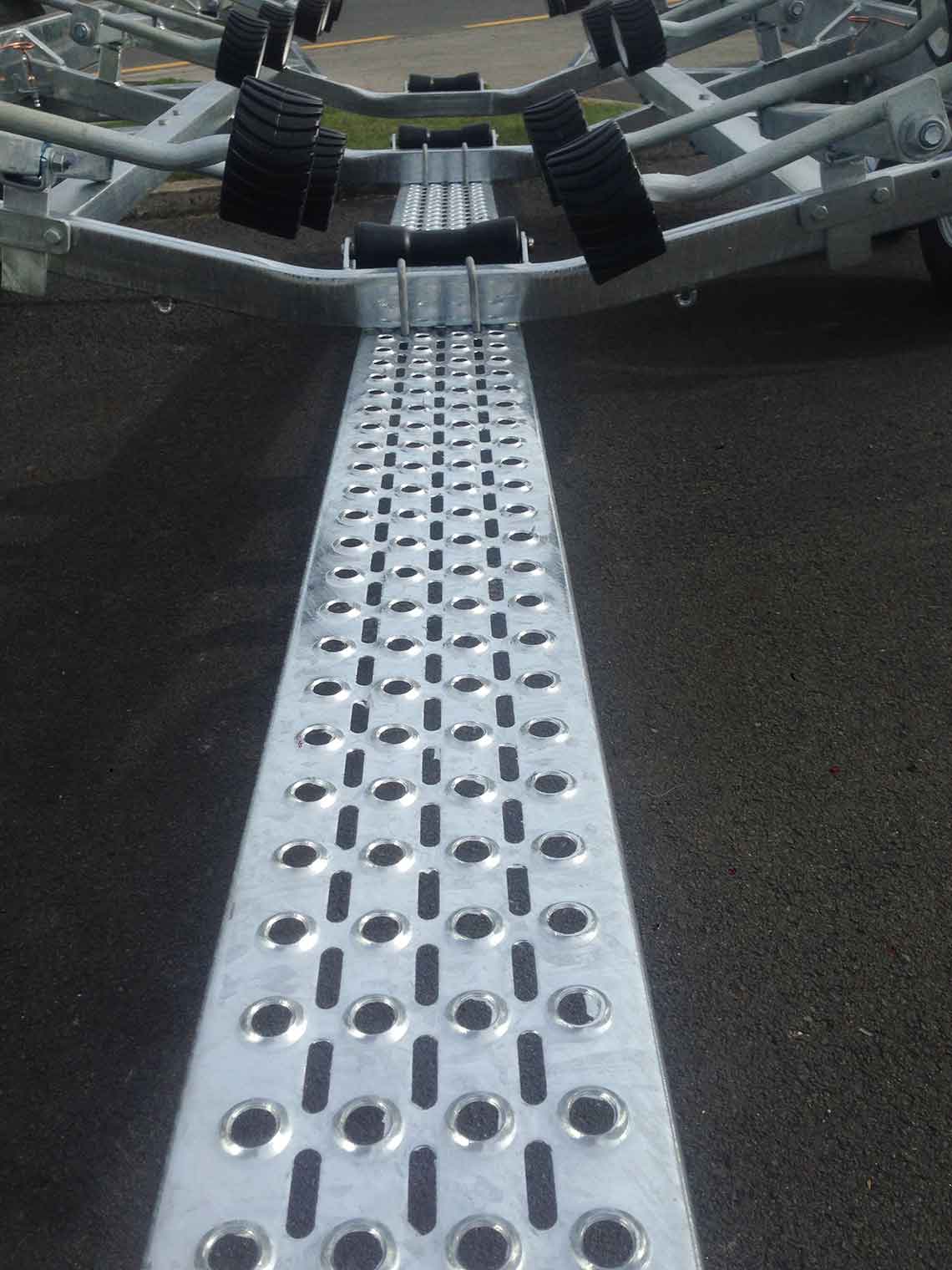 Metal walkboard